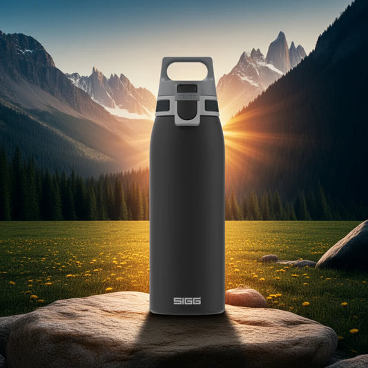 SIGG Trinkflasche Shield One 1.0 L Edelstahl Flasche - Outdoor Alm